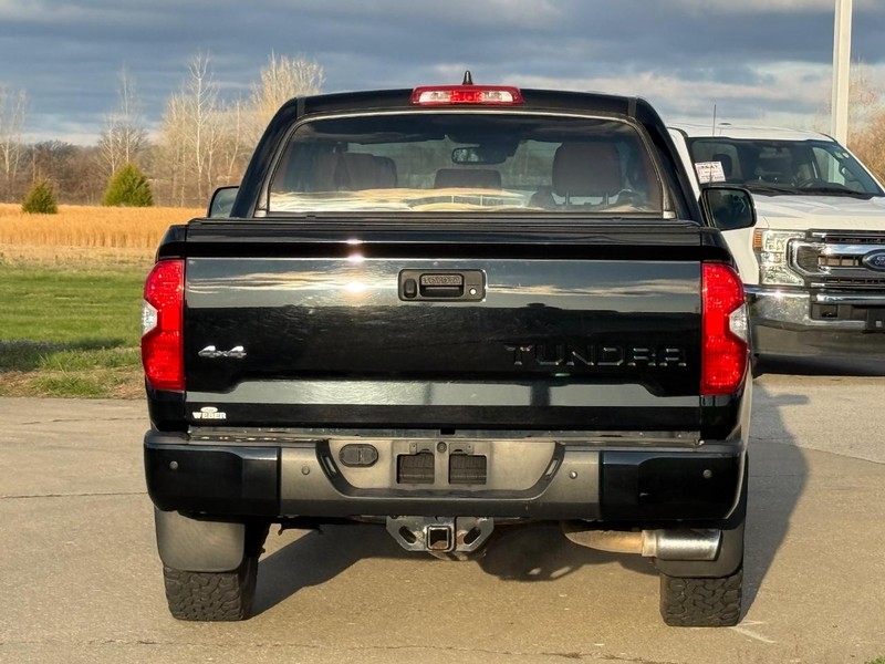 Toyota Tundra 4WD Vehicle Full-screen Gallery Image 4