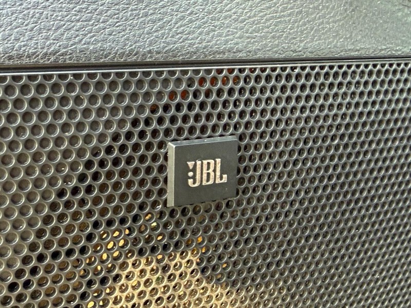 Toyota Tundra 4WD Vehicle Full-screen Gallery Image 27