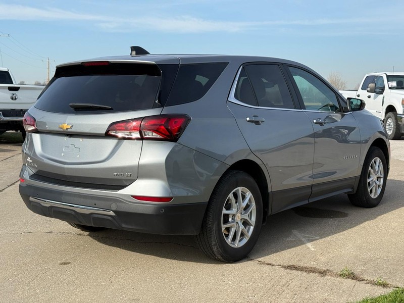 Chevrolet Equinox Vehicle Full-screen Gallery Image 05