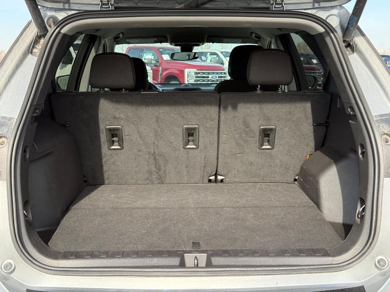 Chevrolet Equinox Vehicle Full-screen Gallery Image 06