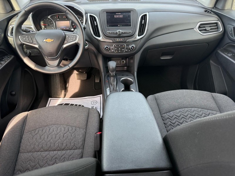 Chevrolet Equinox Vehicle Full-screen Gallery Image 11