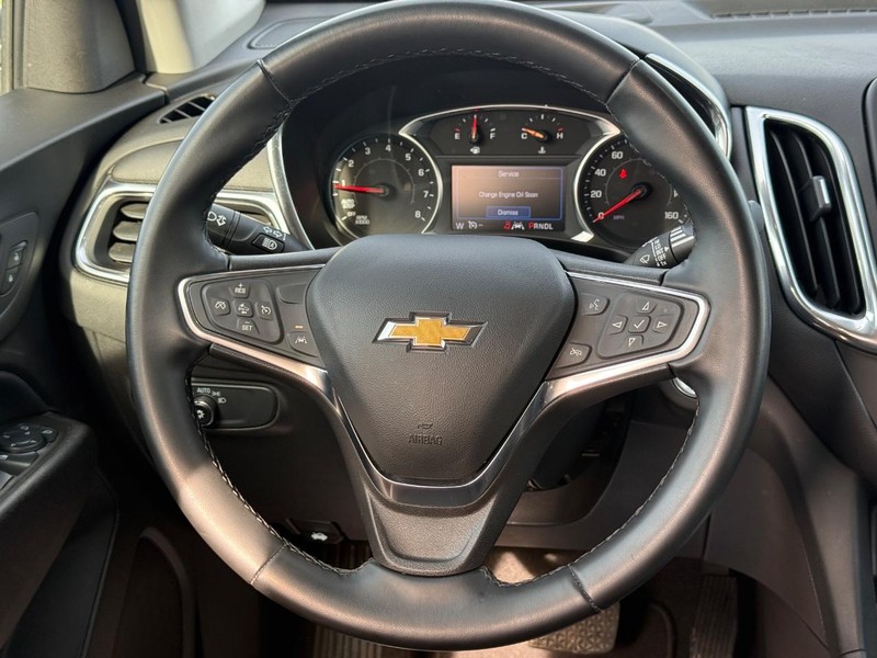 Chevrolet Equinox Vehicle Full-screen Gallery Image 12