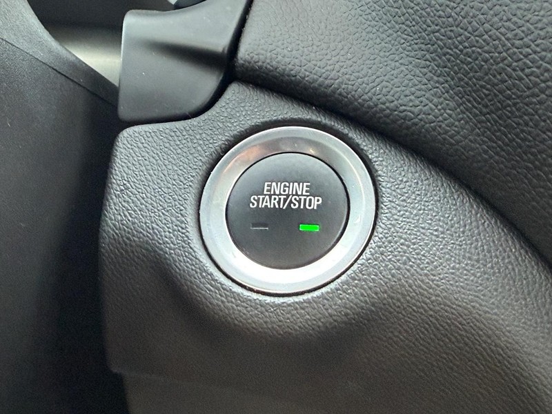 Chevrolet Equinox Vehicle Full-screen Gallery Image 15