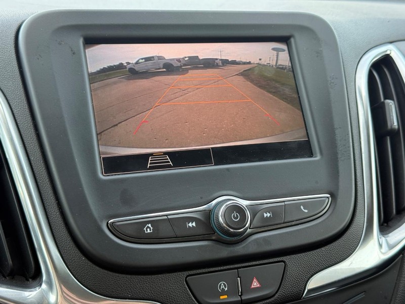 Chevrolet Equinox Vehicle Full-screen Gallery Image 17