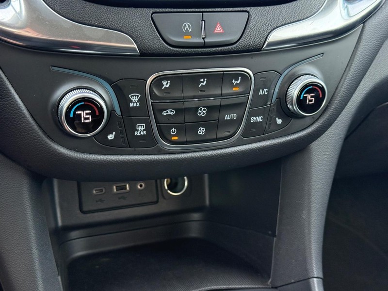 Chevrolet Equinox Vehicle Full-screen Gallery Image 18