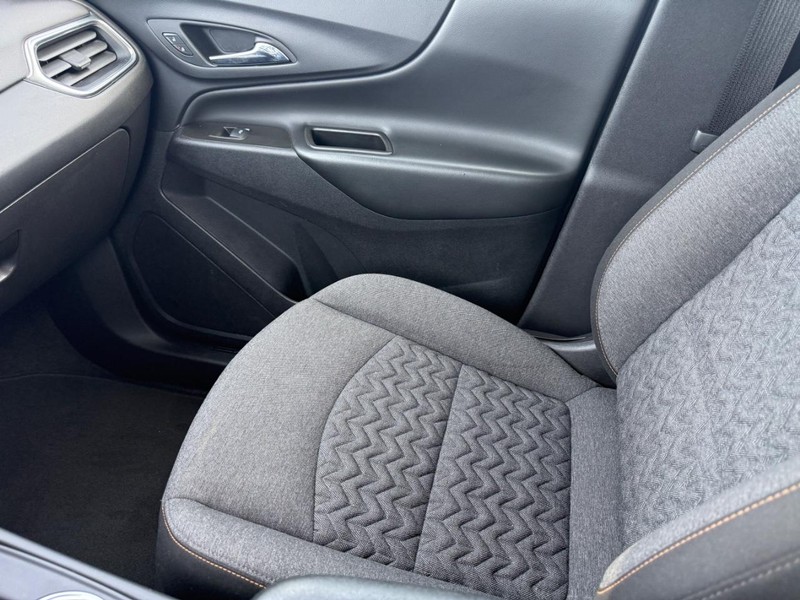 Chevrolet Equinox Vehicle Full-screen Gallery Image 20