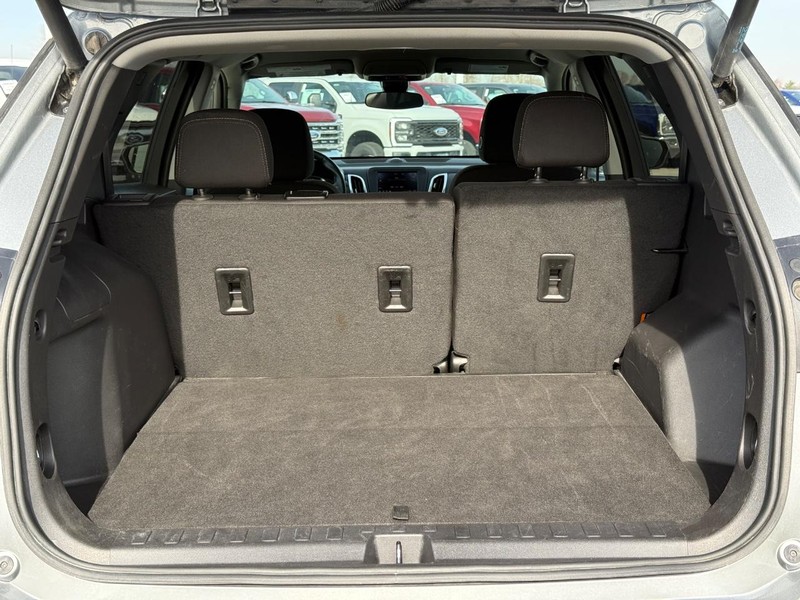 Chevrolet Equinox Vehicle Full-screen Gallery Image 06