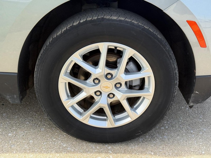 Chevrolet Equinox Vehicle Full-screen Gallery Image 07