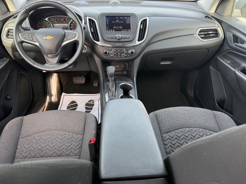 Chevrolet Equinox Vehicle Full-screen Gallery Image 11