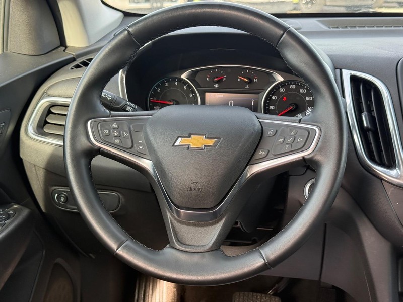 Chevrolet Equinox Vehicle Full-screen Gallery Image 12