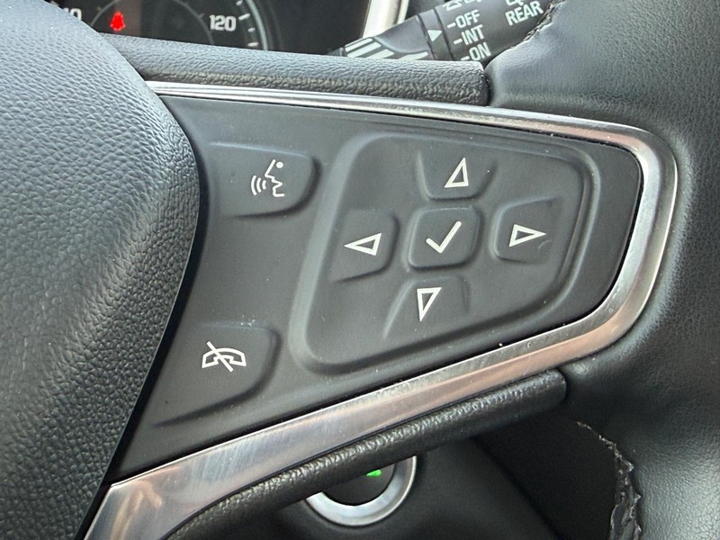 Chevrolet Equinox Vehicle Full-screen Gallery Image 14