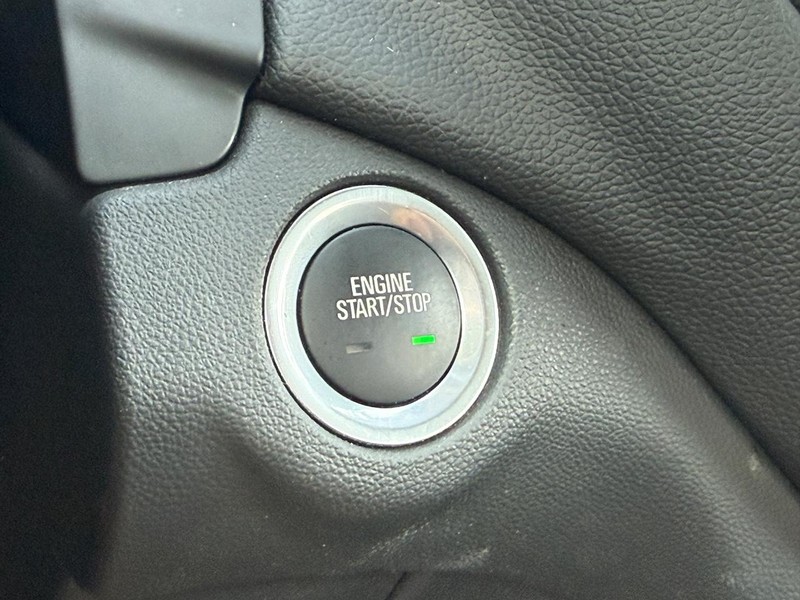 Chevrolet Equinox Vehicle Full-screen Gallery Image 15