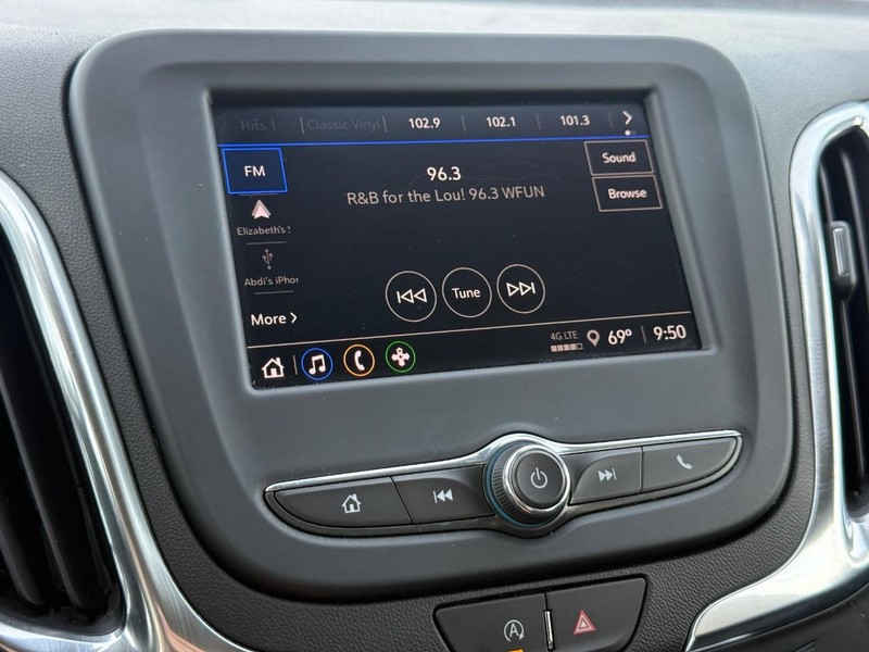 Chevrolet Equinox Vehicle Full-screen Gallery Image 16