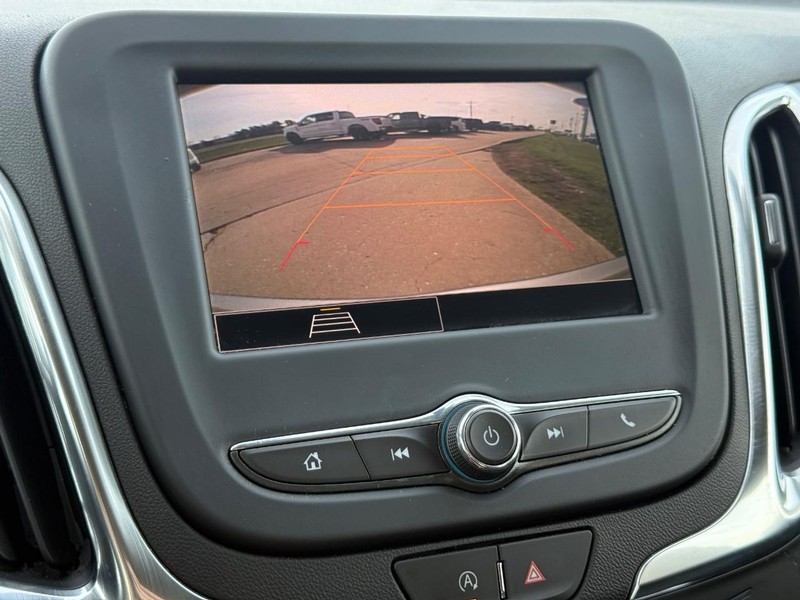Chevrolet Equinox Vehicle Full-screen Gallery Image 17