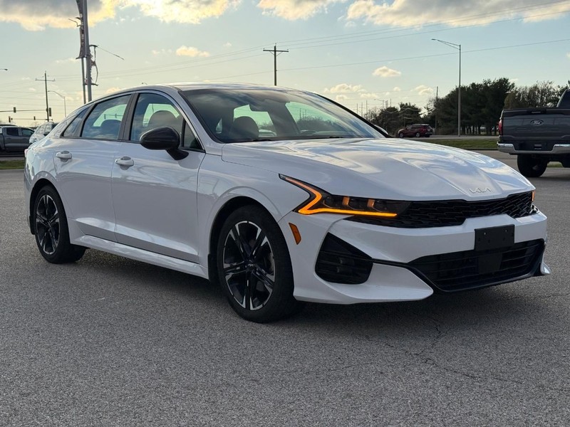 Kia K5 Vehicle Full-screen Gallery Image 8