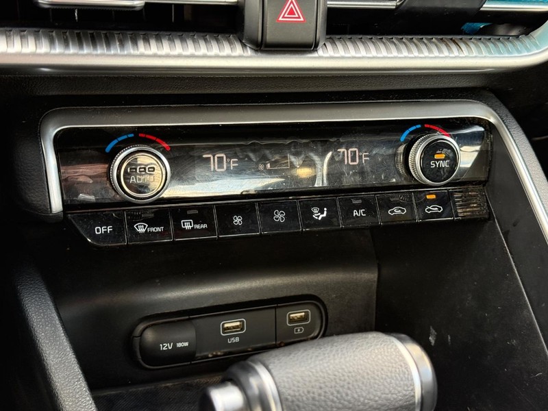 Kia K5 Vehicle Full-screen Gallery Image 18