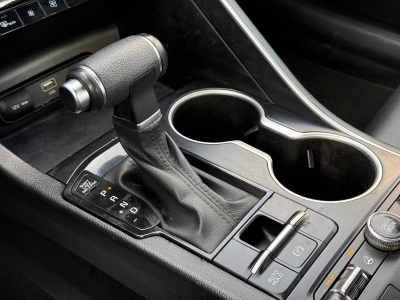 Kia K5 Vehicle Full-screen Gallery Image 19