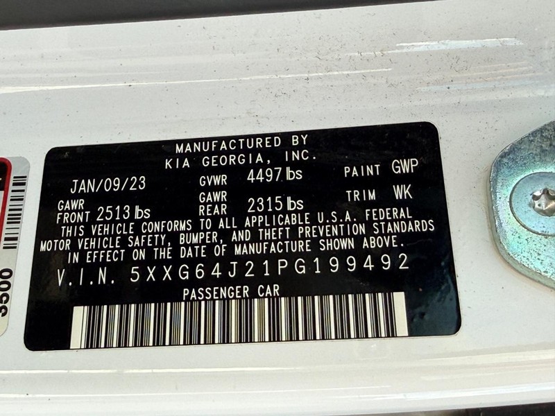 Kia K5 Vehicle Full-screen Gallery Image 26