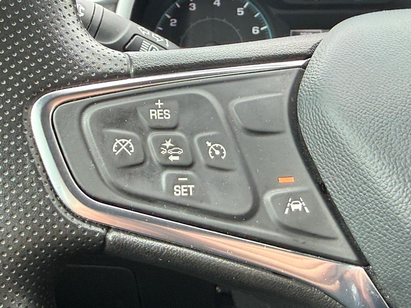Chevrolet Malibu Vehicle Full-screen Gallery Image 13