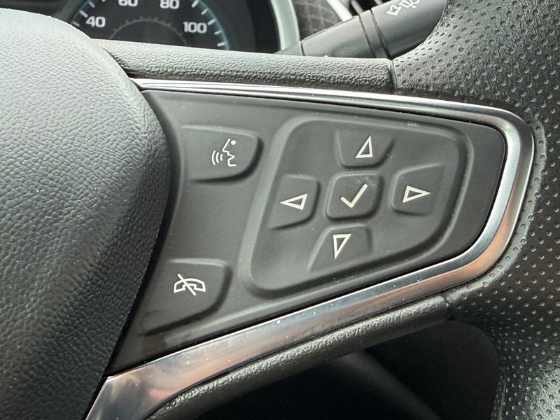 Chevrolet Malibu Vehicle Full-screen Gallery Image 14