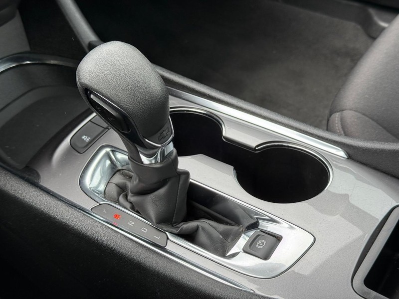 Chevrolet Malibu Vehicle Full-screen Gallery Image 19