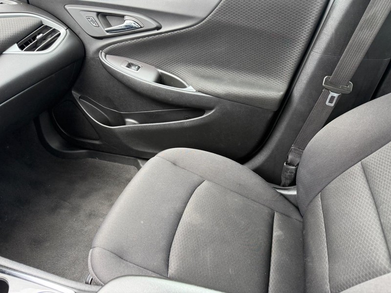 Chevrolet Malibu Vehicle Full-screen Gallery Image 20
