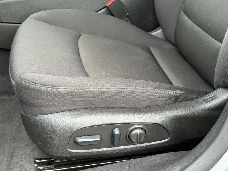 Chevrolet Malibu Vehicle Full-screen Gallery Image 23