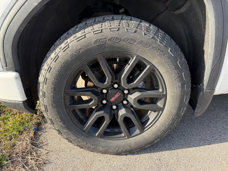 GMC Sierra 1500 Vehicle Full-screen Gallery Image 4