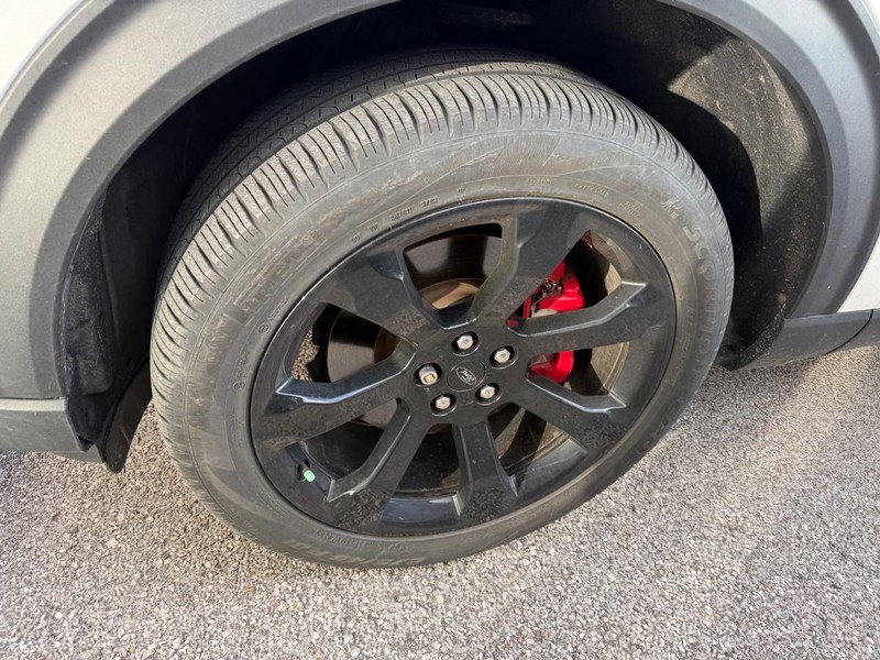 Ford Explorer Vehicle Full-screen Gallery Image 2