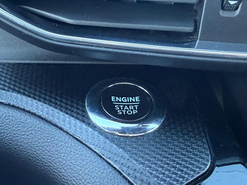 Ford Explorer Vehicle Full-screen Gallery Image 18