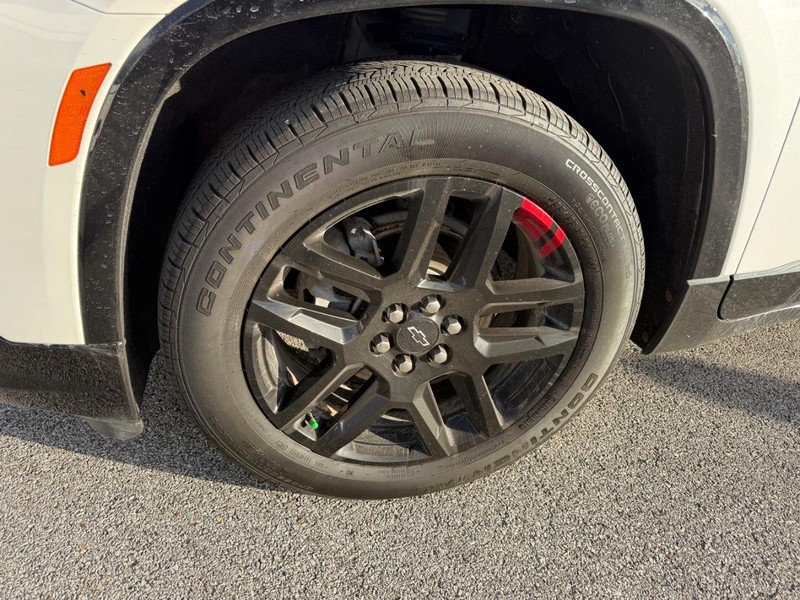 Chevrolet Traverse Vehicle Full-screen Gallery Image 2