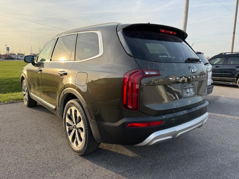 Kia Telluride Vehicle Full-screen Gallery Image 2