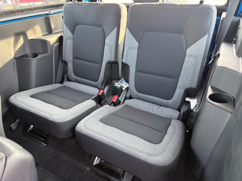 Ford Bronco Vehicle Full-screen Gallery Image 5