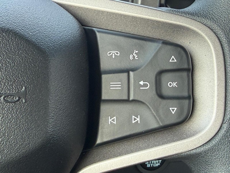 Ford Bronco Vehicle Full-screen Gallery Image 8