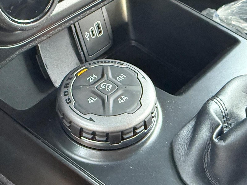 Ford Bronco Vehicle Full-screen Gallery Image 13