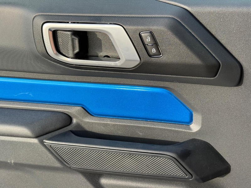 Ford Bronco Vehicle Full-screen Gallery Image 17