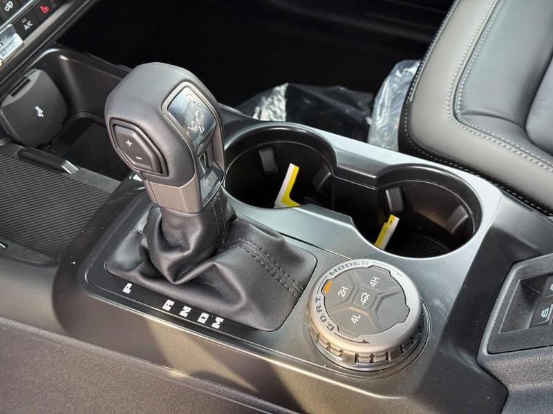 Ford Bronco Vehicle Full-screen Gallery Image 14