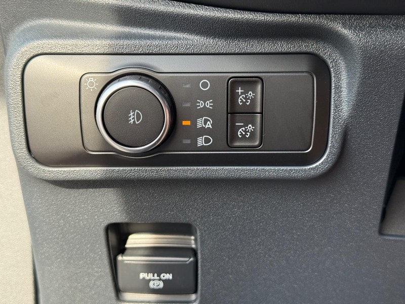 Ford Bronco Vehicle Full-screen Gallery Image 16