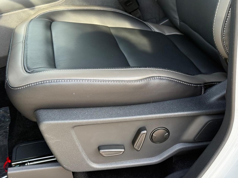 Ford Bronco Vehicle Full-screen Gallery Image 18