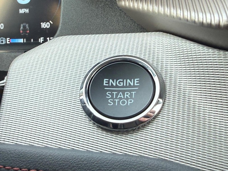 Ford Explorer Vehicle Full-screen Gallery Image 11