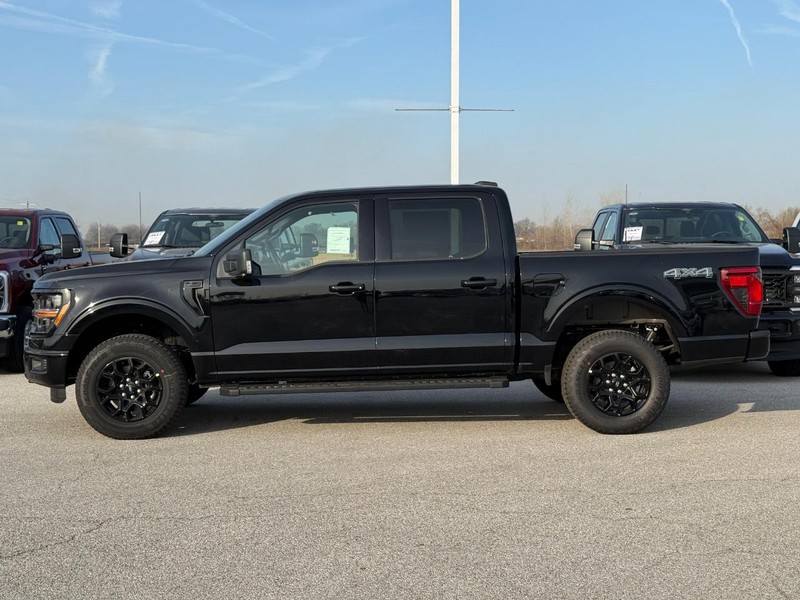 Ford F-150 Vehicle Full-screen Gallery Image 2