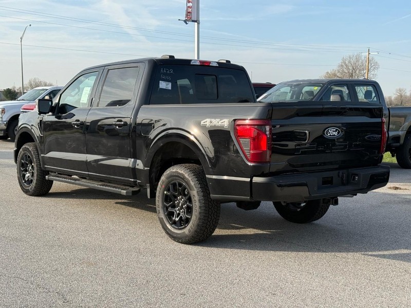 Ford F-150 Vehicle Full-screen Gallery Image 3