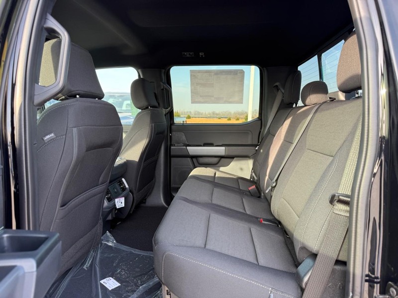 Ford F-150 Vehicle Full-screen Gallery Image 5