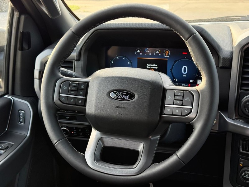 Ford F-150 Vehicle Full-screen Gallery Image 7