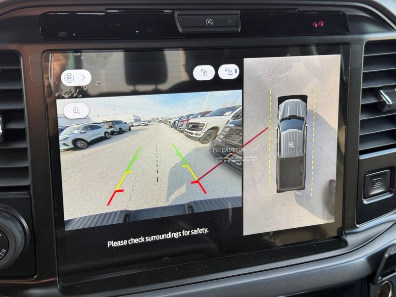 Ford F-150 Vehicle Full-screen Gallery Image 12