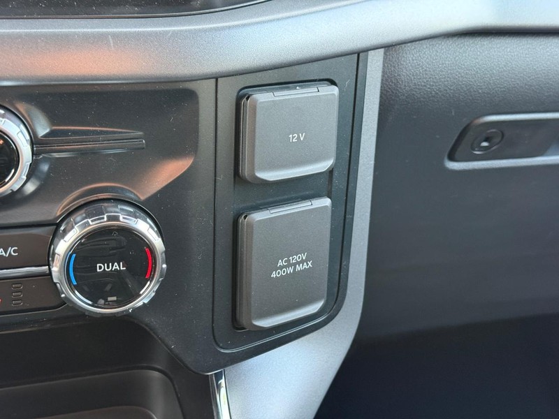 Ford F-150 Vehicle Full-screen Gallery Image 15