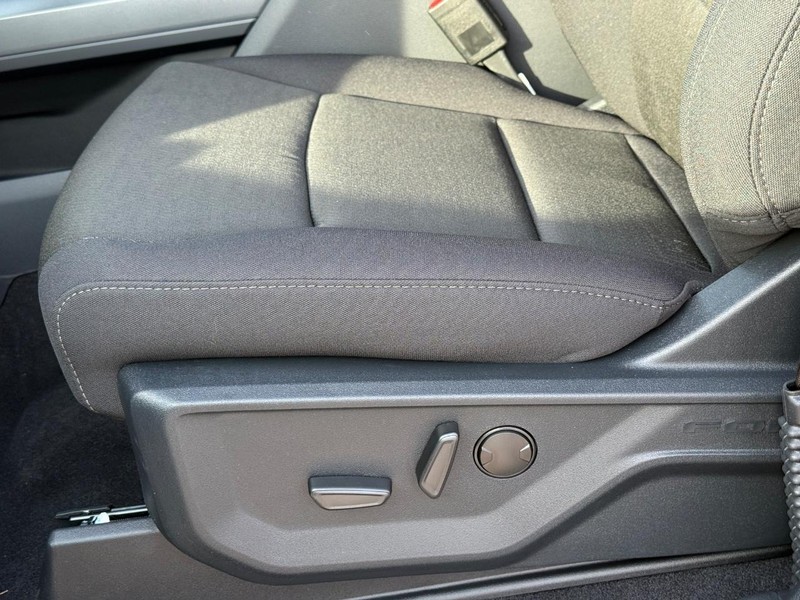 Ford F-150 Vehicle Full-screen Gallery Image 20