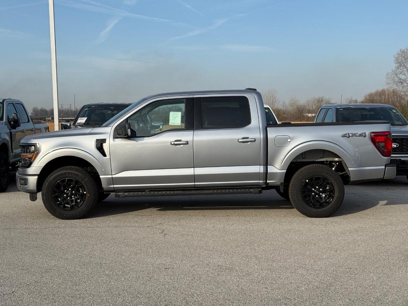 Ford F-150 Vehicle Full-screen Gallery Image 2