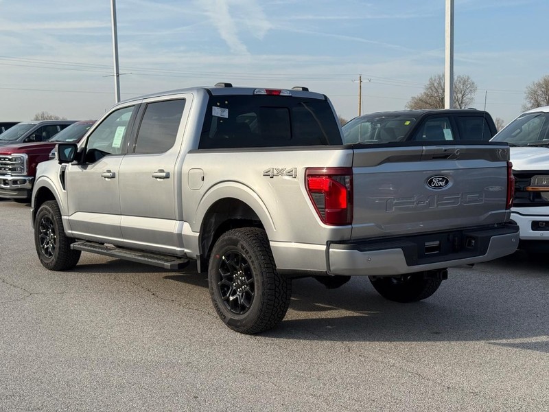 Ford F-150 Vehicle Full-screen Gallery Image 3