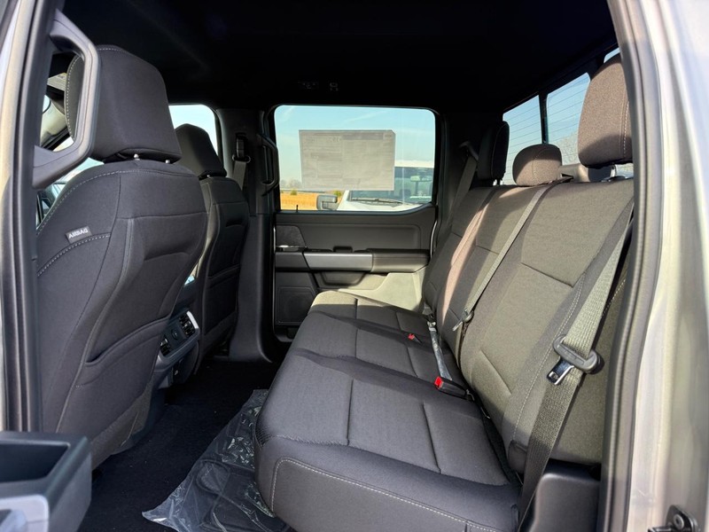 Ford F-150 Vehicle Full-screen Gallery Image 5